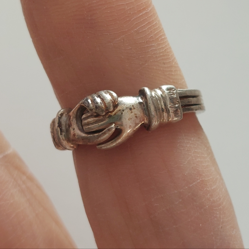 Vtg Rare 925 Sterling Fede Gimmel Clasped Hand Triple Band Bethrothal Ring 7.5 - Picture 5 of 8